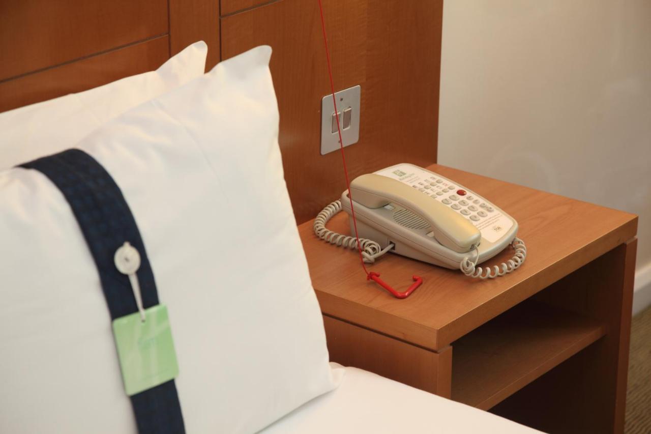 Holiday Inn London Brent Cross, An Ihg Hotel Eksteriør billede